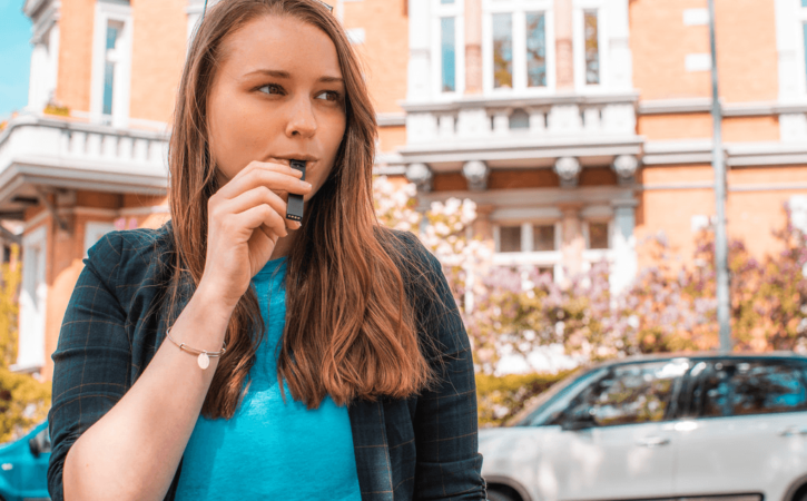 e-cigarette chemicals and teeth