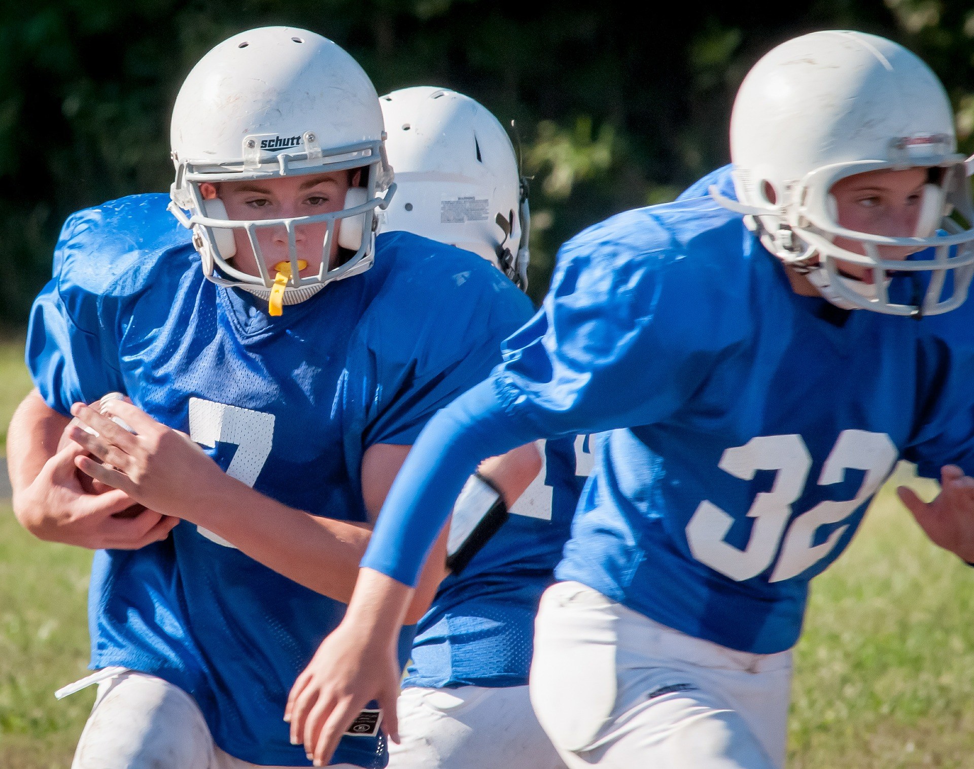 why people with braces should wear mouth guards to sports